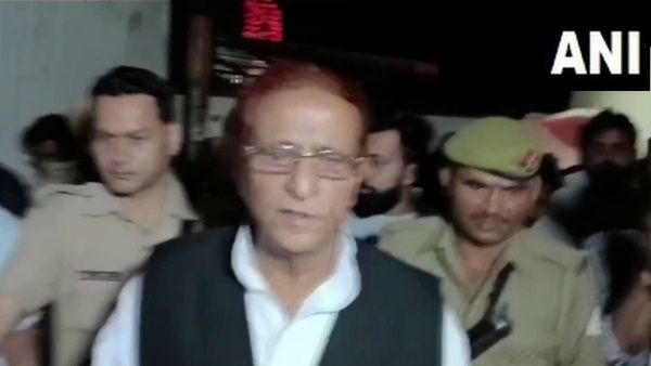 जेल से बाहर आए आजम खान बोले-खतरों के बीच ये कहना मुश्किल होगा मेरा सफर क्‍या होगा?