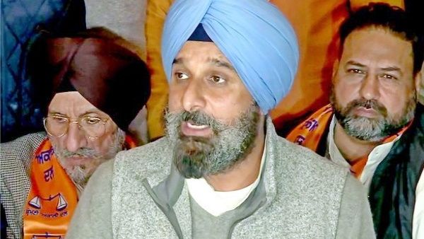 ड्रग्स केस: सुप्रीम कोर्ट ने SAD नेता मजीठिया की प्राथमिकी रद्द करने की याचिका खारिज की