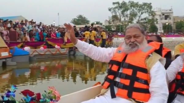अंबाला: गृह मंत्री अनिल विज ने सुभाष चंद्र बोस पार्क की झील में बोटिंग का किया शुभारंभ