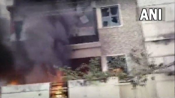 आंध्र प्रदेश के मंत्री के घर में प्रदर्शनकारियों ने लगाई आग, जिले का नाम बदलने पर मचा 'बवाल'