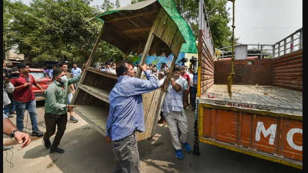 मंगोलपुरी और न्यू फ्रेंड्स कॉलोनी में MCD ने हटाया अतिक्रमण