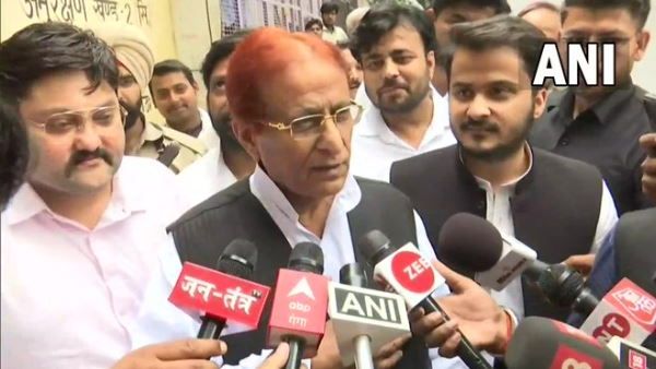 आजम खान की बिगड़ी तबीयत, रात 3 बजे दिल्ली के सर गंगा राम अस्पताल में कराया गया भर्ती