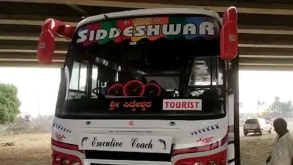 आगरा-लखनऊ एक्सप्रेसवे पर कंटेनर से टकराई पर्यटकों से भरी बस, दो की मौत, CM योगी ने जताया दुख