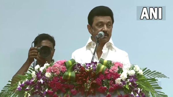 'तमिल को हिंदी की तरह बनाएं राजभाषा', पीएम मोदी के सामने सीएम स्टालिन ने मंच से उठाया मुद्दा