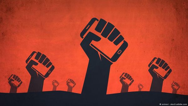 नोबेल पुरस्कार विजेता: सोशल मीडिया प्रेस की आजादी के लिए खतरा