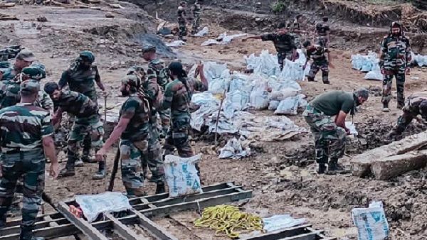 Assam flood: असम में बाढ़ से अब तक 36 लोगों की मौत, दीमा हसाओ के लिए 50 करोड़ रु के राहत पैकेज का ऐलान