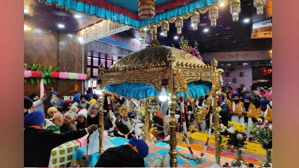Chamoli :हेमकुंड साहिब के कपाट श्रद्धालुओं के लिए खुले, पहुंचा पहला जत्था