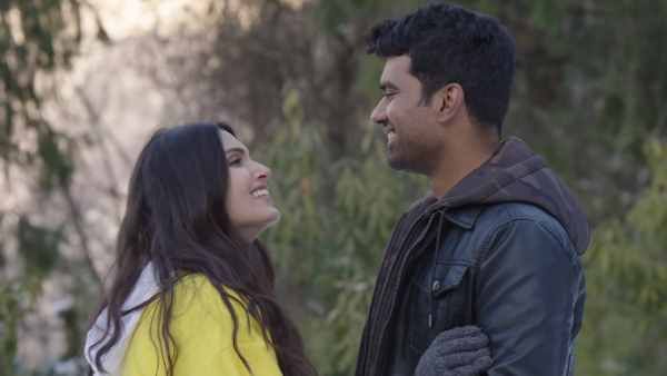 IAS Abhishek Singh: अभिषेक सिंह ने IAS बनने से तय किया एक्टिंग तक सफर, अब एक्टर बनकर मचा रहे धमाल