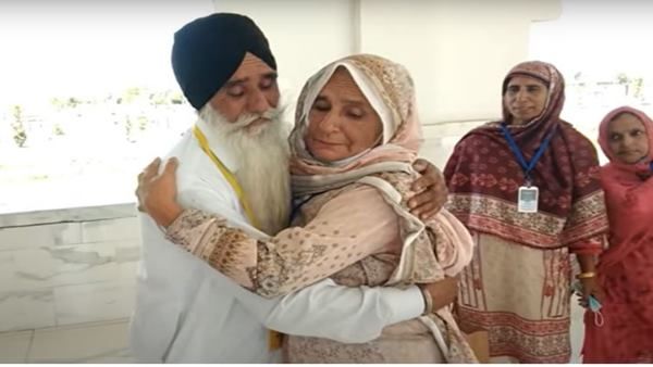 आजादी के बाद पाकिस्तान में ही छूट गईं थी सिख महिला, 75 सालों बाद परिवार से मिलीं, हर कोई हुआ इमोशनल