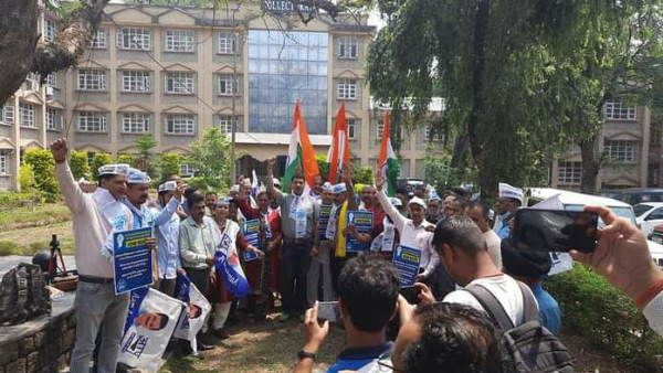 खालिस्तानी झंडा लगाने के मामले में हिमाचल में आप का प्रदर्शन, सीएम जयराम से इस्तीफे की मांग