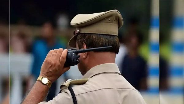 ललितपुर में फिर लगा वर्दी पर दाग, महिला को थाने में बंद कर दी थर्ड डिग्री, आरोपी पुलिसकर्मी सस्पेंड