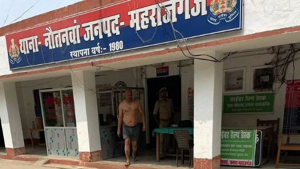 UP : थाने में अंडरवियर पहनकर घूम रहे थे दीवान, VIDEO वायरल, SP ने की कार्रवाई