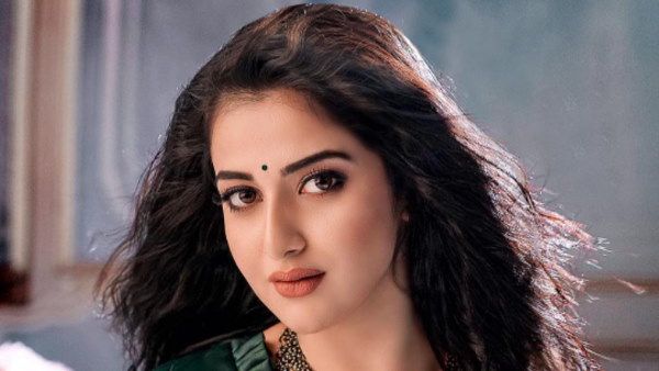 मशहूर मॉडल-एक्ट्रेस की बर्थडे पर मौत, घर में खिड़की पर लटकी मिली लाश, हिरासत में पति