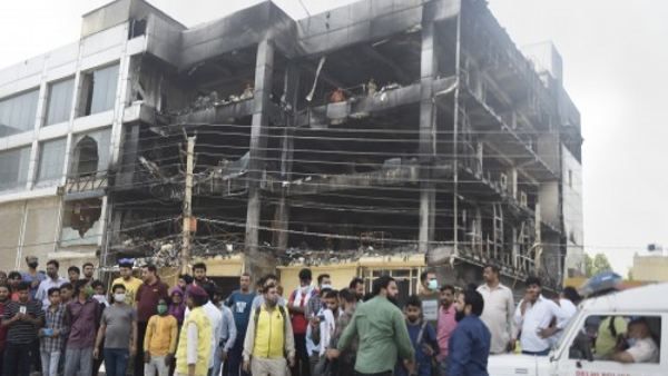 मुंडका अग्निकांड का तीसरा आरोपी गिरफ्तार, क्रेन ड्राइवर की बहादुरी का किस्सा भी आया सामने