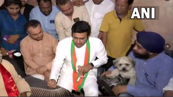 तेजिंदर बग्गा से मिले तेजस्वी सूर्या और गोवा सीएम प्रमोद सावंत, बोले- उनके साथ बहुत गलत हुआ