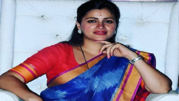 'हनुमान चालीसा के लिए तो 14 जेल में भी रह लूंगी', सीएम उद्धव ठाकरे को नवनीत राणा की फिर चुनौती