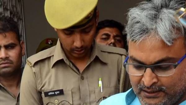 ज्ञानवापी मस्जिद को लेकर लखनऊ में दलित प्रोफ़ेसर की टिप्पणी पर विवाद