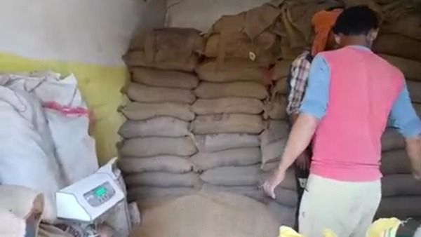 एमपी: बीजेपी कार्यालय का मंत्री डकार गया गरीबों का राशन, मामला दर्ज