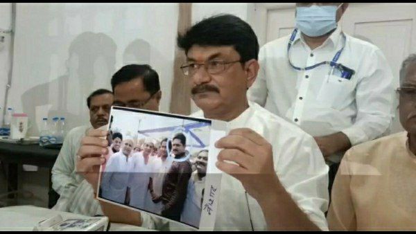 आरोन कांड मे शुरु हो गई फोटो की सियासत, पंचायत मंत्री ने लगाए आरोप