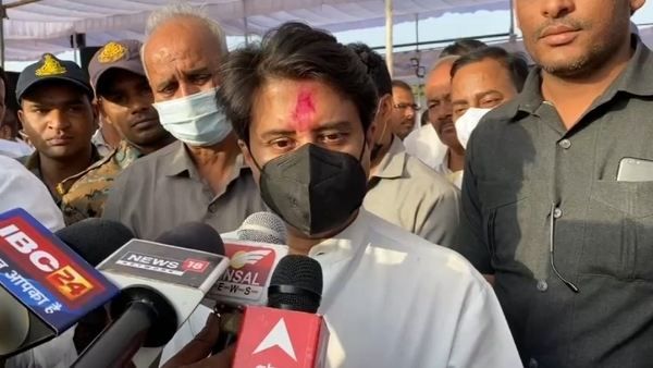 जो लोग कांच के घर में रहते हैं उन्हें पत्थर नहीं फेंकना चाहिए, गुना में बोले सिंधिया