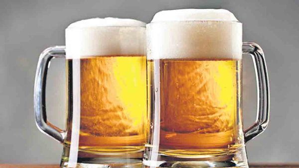 शराबी ने आधी रात 100 नंबर डायल कर पुलिस बुलाई, पुलिस पहुंची तो बोला- चिल्ड बीयर ले आओ