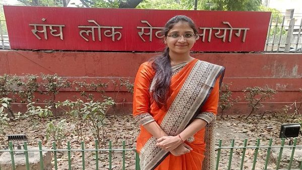 छत्तीसगढ़ कांग्रेस के नेता की बेटी श्रद्धा शुक्ला ने पास किया UPSC का एग्जाम, CM भूपेश बघेल ने दी बधाई