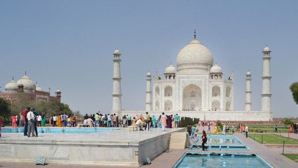 ताजमहल के खुफिया 22 कमरों की क्या है हकीकत? आखिर क्या है इससे जुड़ा विवाद, जानिए