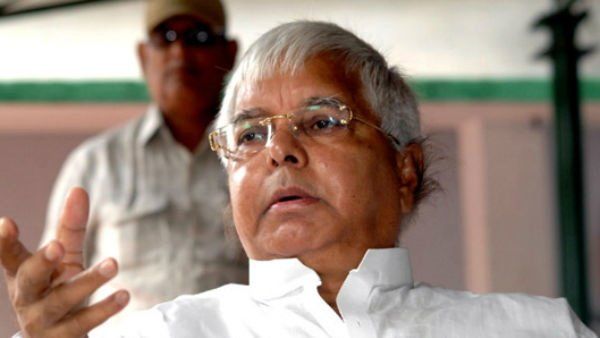 लालू यादव और उनकी बेटी के खिलाफ सीबाई की कार्रवाई पर RJD ने कसा तंज, कहा- तोते हैं! तोतों का क्या!