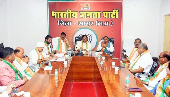 न‍िकाय चुनाव: महापौर ट‍िकट पर घमासान, मंत्रि‍यों के बोल- ज‍िताऊ और ट‍िकाऊ को म‍िलेगा ट‍िकट, भाजपा दबाव में नही