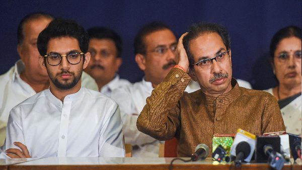 'विश्वासघात नहीं भूलेंगे', बागी विधायकों को आदित्य ठाकरे की दो टूक