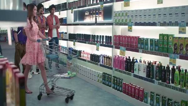 Layer'r Shot ऐड देखकर 'आगबबूला' हुए लोग, जानिए क्या है विवादित कंटेंट