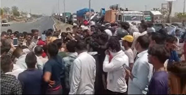 'अग्निपथ' योजना के विरोध में हिंसा, युवकों ने हरियाणा में कई जगह फूंकी गाड़ियां, इंटरनेट बंद