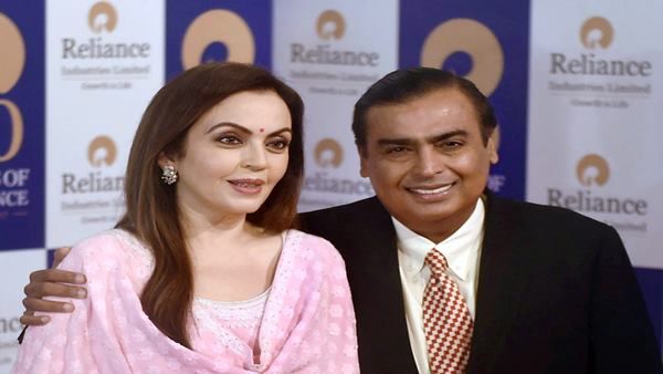 विदेश में सबसे बड़ी डील के करीब पहुंचे मुकेश अंबानी, जानिए क्या दिया ऑफर