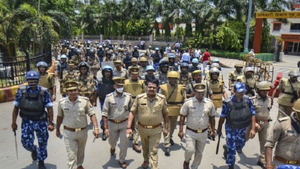 अग्निपथ योजना: 'भारत बंद' को लेकर झारखंड में स्कूल रहेंगे बंद, पंजाब में कोचिंग सेंटर के बाहर फोर्स तैनात
