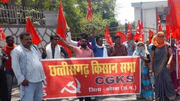 कोरबा: रोजगार और बसाहट की मांग, माकपा की अगुवाई में एसईसीएल गेवरा ऑफिस का घेराव !