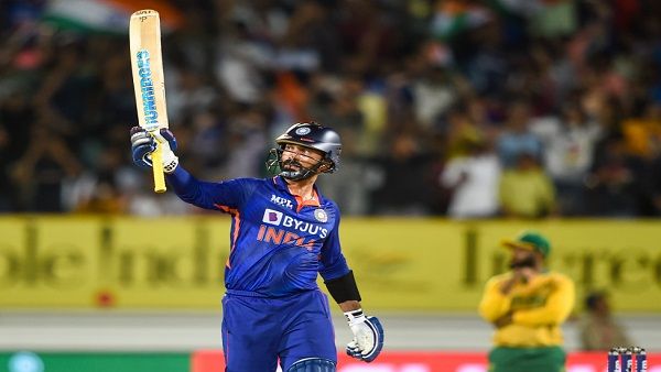 दक्षिण अफ्रीका के खिलाफ दिनेश कार्तिक ने खेली धमाकेदार पारी, तोड़ा धोनी का 4 साल पुराना रिकॉर्ड