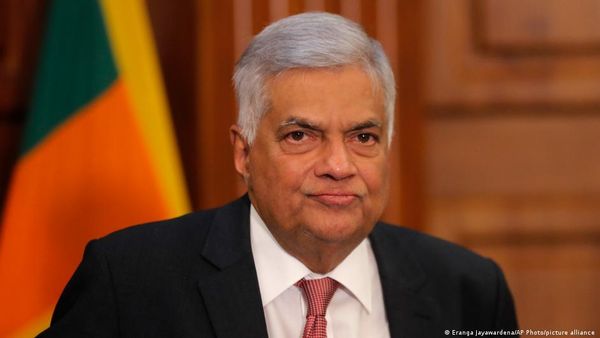 श्रीलंका के युवा प्रदर्शनकारी पारंपरिक राजनीति से क्यों खफा हैं?