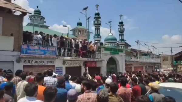 मुस्लिम धर्मगुरु आदिल गफूर गनई को जम्मू कश्मीर पुलिस ने किया अरेस्ट, नूपुर शर्मा को लेकर की थी अभद्र टिप्पणी