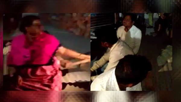 महिला संग मना रहे थे रंगरेलियां , तभी पहुंच गई वाइफ, फिर जमकर हुई धुनाई !