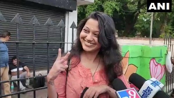 एक्ट्रेस केतकी चितले जेल से रिहा, NCP चीफ शरद पवार के खिलाफ किया था अपमानजनक पोस्ट