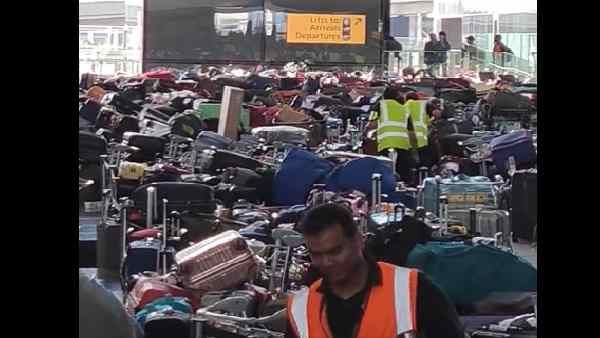 ऐसा क्या हुआ कि इस मशहूर एयरपोर्ट पर Luggage का अंबार लग गया ? देखिए Video