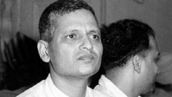 कर्नाटक में सड़क पर लगे साइनबोर्ड में लिखा 'नाथूराम गोडसे रास्ते', ग्राम पंचायत ने हटवाया