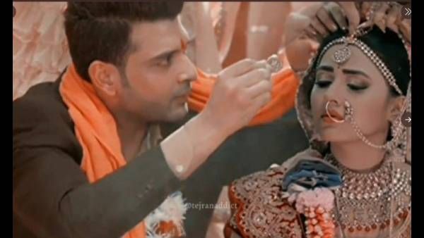 क्या करण कुंद्रा और तेजस्वी प्रकाश ने कर ली गुपचुप शादी? वायरल हो रही ये तस्वीर