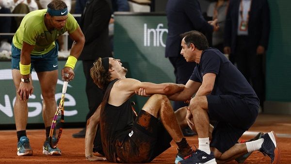 French Open 2022 : ज्वेरेव चोटिल होकर नीचे गिर पड़े, नडाल ने किया 14वीं बार फाइनल में प्रवेश