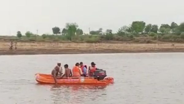 नदी में नहाने उतरी 4 लड़कियां, 3 की हुई मौत