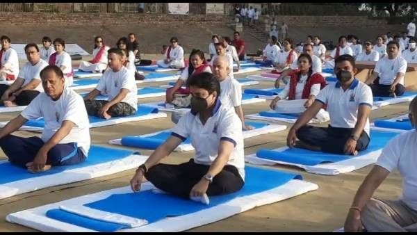 त्रिवेणी का संगम है योग, ग्वालियर में बोले सिंधिया