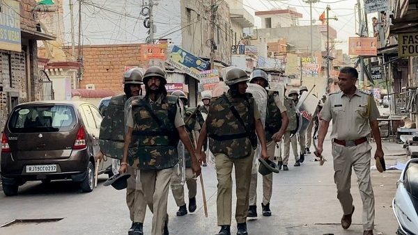 हिंसक घटनाओं के बाद गृह मंत्रालय का अलर्ट, आने वाले दिनों में पुलिसवालों पर हमला कर सकते हैं उपद्रवी