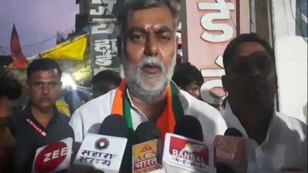 MP: केंद्रीय मंत्री बोले-हम उलझने वाले नहीं हैं, लेक‍िन कोई चुनौती दे, पीठ में छुरा घोंपे तो बेनकाब करेंगे