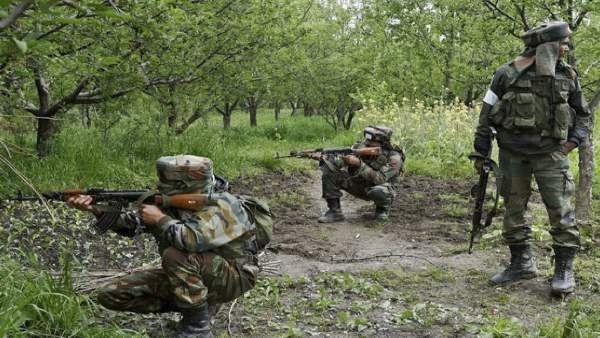 J&K: सोपोर में सुरक्षाबलों की आतंकियों से मुठभेड़, लश्कर गैंग का एक पाकिस्तानी आतंकी ढ़ेर
