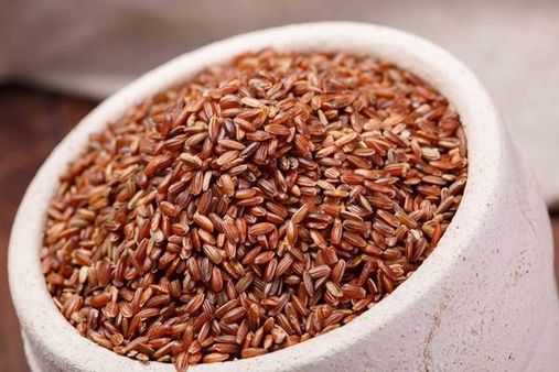 Assam Red Rice : ब्रह्मपुत्र वैली में बिना केमिकल के पैदा होता है आयरन रिच लाल चावल, जानिए खासियत